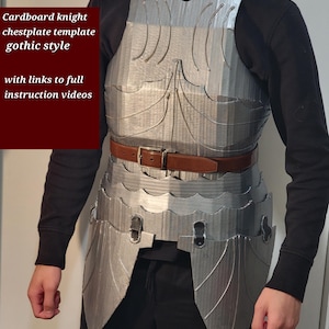 Patrón de plantilla de pechera de armadura de caballero de cartón estilo gótico