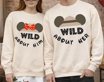 Camiseta a juego "Loco por él" de Mickey y Minnie, camisetas de pareja de DisneySafari Animal Kingdom, regalo de San Valentín, regalo para él