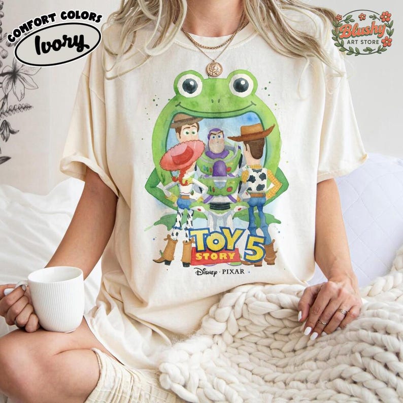 Retro Disneyland Toy Story 5 T-Shirt, Woody Buzz Lightyear Lilypad Tee, Lilypad Toy Story Shirt, Disneyland Movie Tee, Trip 2026 Shirt Bild 1