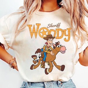 Camiseta de Disneyland Sheriff Woody Cowboy y Bullseye, Camiseta familiar retro de Toy Story Disneyland WDW a juego, Magic Kingdom imagen 1