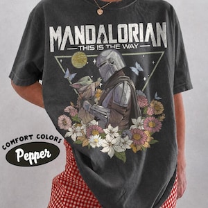 Retro Mandalorian Grogu Shirt, Vintage Star Wars This Is The Way Shirt, Bab Yoda Shirt, Father's Day Gift Tee, Disneyland Family Trip Shirt Bild 1