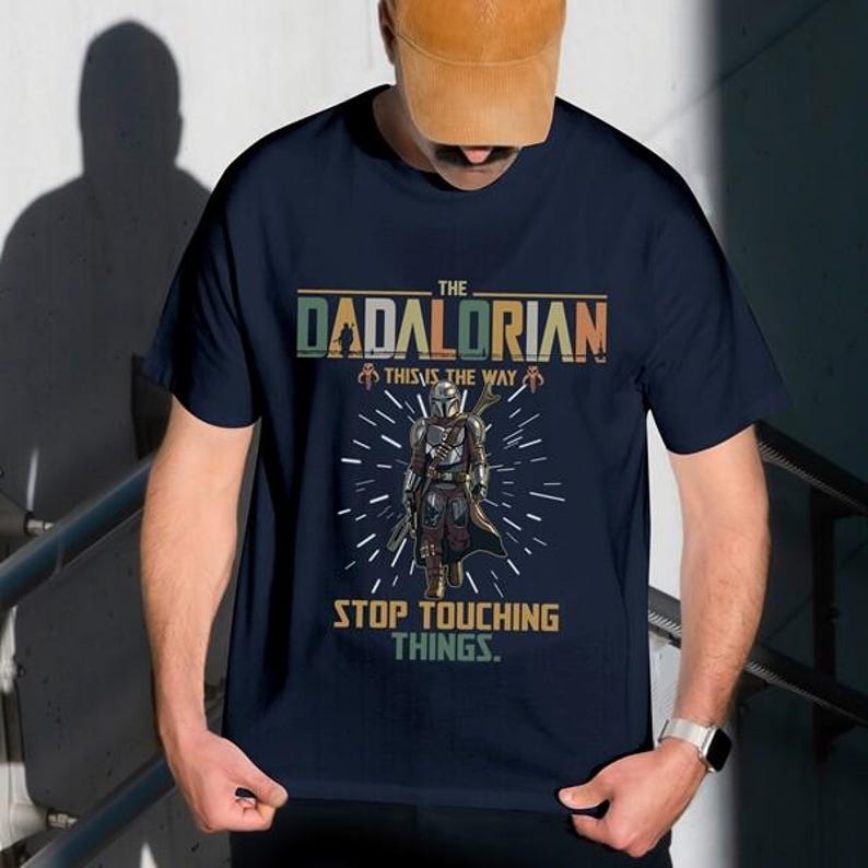 Dadalorian Shirt, Mandalorian Dad and Son Tee, StarWars Family Sweatshirt, Father's Day Gift, Mandalorian and Baby Yoda Matching Tees, Bild 1