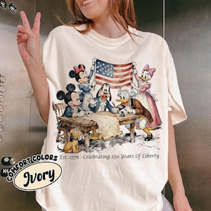 Camiseta de Disneyland Mickey y sus amigos 1776 Padres Fundadores, Camiseta 250 años de libertad, Camiseta patriótica mágica del Día de la Independencia de Disneyland imagen 1