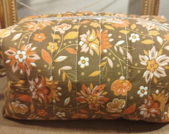 Quilted cotton toiletry bag for adults – Handmade fabric toiletry bag – Practical and elegant toiletry bag