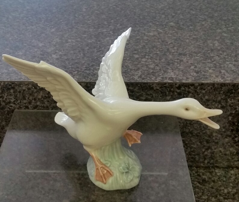Vintage LLadro Pair Porcelain of Ducks #1264 Duck Flying #4553 Duck Retired