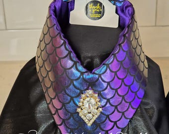 Metallic v-neck satin lined fashion collar and bow