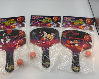 Juego de tres pelotas de pádel de Space Jam Michael Jordan 1996, nuevo, sin usar y sellado.