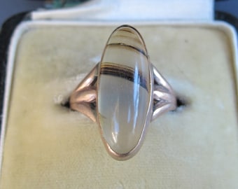 Late Victorian 10k Rosy Gold Striped Agate Navette Shaped Statement Ring