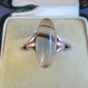 Late Victorian 10k Rosy Gold Striped Agate Navette Shaped Statement Ring