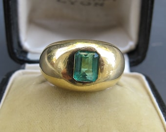 Vintage 18k Yellow Gold Natural Emerald Band Ring