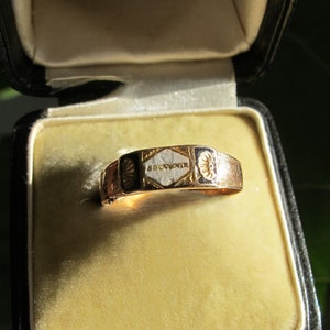 Antique 18k Yellow Gold Enamel Souvenir Ring