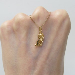 Vintage 18k Yellow Gold Cat Charm Pendant