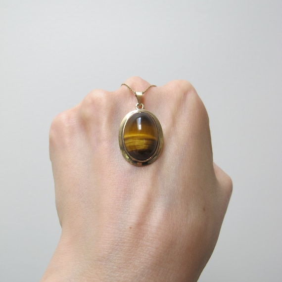 Collier Chaîne Avec Un Cabochon En œil De Tigre - Couleur Argenté - Occasion