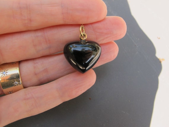 Vintage Carved Black Agate Heart Pendant with 14k… - image 4