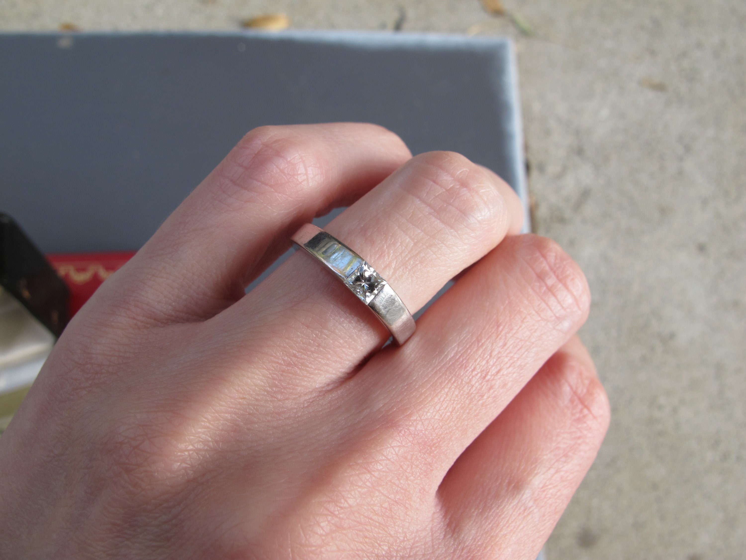 Cartier tank online ring diamond