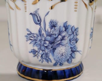 Maceta de porcelana antigua de MS Decorações – Flores azules y doradas