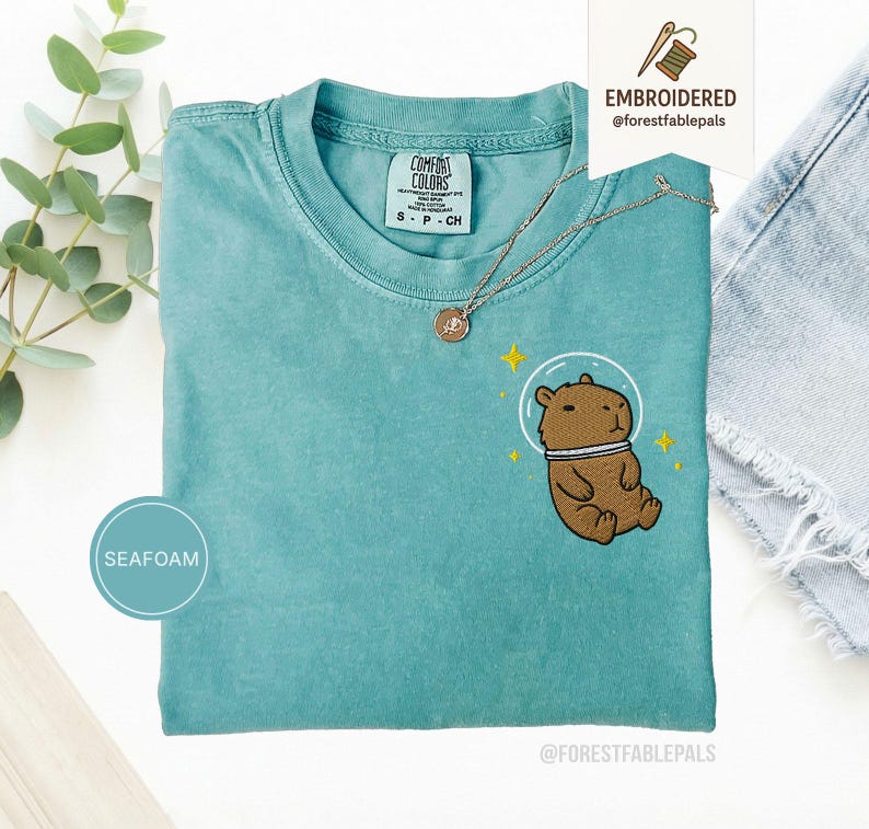 T-shirt Capybara spatial - chemise Capybara brodée, t-shirt animal cosmique mignon, chemise couleurs confort, cadeau pour amateur de Capybara, chemise animal rigolote Seafoam