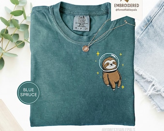 Camiseta de perezoso espacial, camiseta divertida de perezoso bordada, camiseta linda de animal cósmico, camiseta Comfort Colors, regalo para amantes de los perezosos, camiseta linda de animal