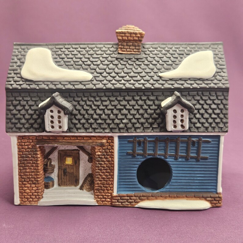 Berkshire House, Department 56 New England Village Series, original blue, #5942-0 image 7