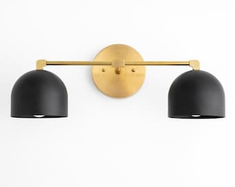 Aplique de baño moderno de 2 luces, aplique de pared en negro y latón, iluminación de baño de mediados de siglo, lámpara de pared industrial con pantalla de cúpula.