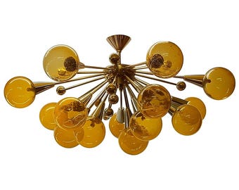 Lampada da soffitto in ottone Sputnik, modello italiano, con sfere in vetro giallo, Stilnovo Styles, anni '50.