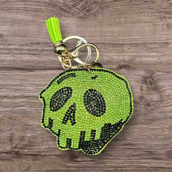 Green Skull Keychain Retro Glowing Pirate Skull Keychain