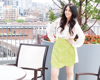 Women’s Lime Green Apron | Vintage-Inspired Kitchen Apron with Sophisticated Design