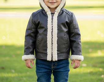 Imitatieleren jack met capuchon voor kinderen | Winterjas van shearling voor jongens | Warm jack met rits in zwart en bruin