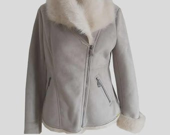 グレー ファー ボンバージャケット グレーフェイクファーボンバージャケット - レディース冬物アウター