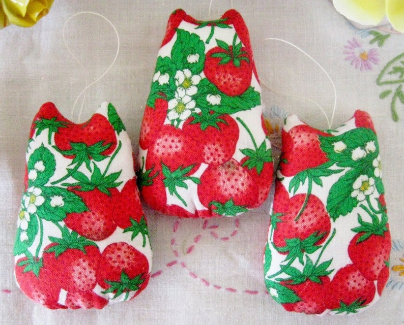 CAT Ornaments, Set of 3 Strawberry Print Ornies Bowl Fillers Primitive Party Favors Decorations Home Decor CharlotteStyle image 4