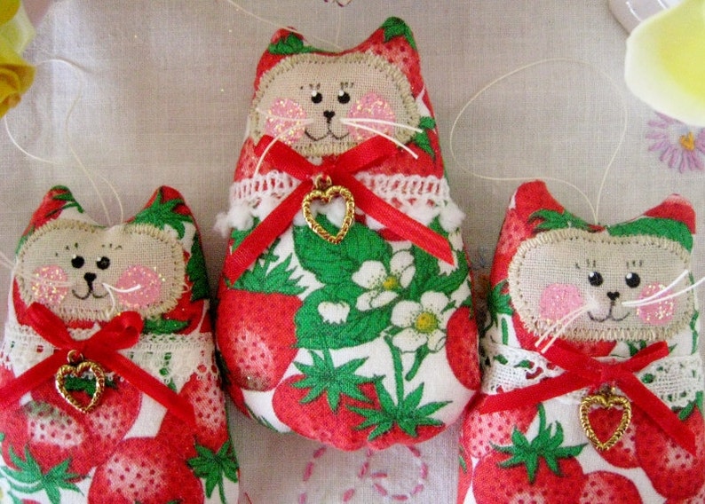 CAT Ornaments, Set of 3 Strawberry Print Ornies Bowl Fillers Primitive Party Favors Decorations Home Decor CharlotteStyle image 3