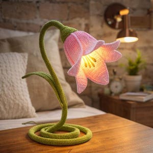 Virkad blomlampa i PDF-format | Nybörjarvänlig | LED-nattlampa | Direktnedladdning | Bohemisk heminredning | Steg-för-steg-instruktioner