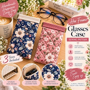 Pode incluir: Dois estojos de óculos em tecido acolchoado com fecho de estrutura hexagonal, um em azul marinho e outro em rosa seco, ambos com padrão floral. A imagem inclui texto para um molde de costura, mostrando três tamanhos e design acolchoado.