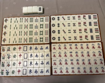 1950年代のヴィンテージ 日本製麻雀牌セット | 2kg (4.4ポンド) | 樹脂