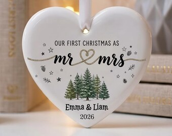 Adorno navideño para el Sr. y la Sra., recuerdo personalizado de nuestra primera Navidad, nuestra primera Navidad como casados, regalo personalizado para parejas