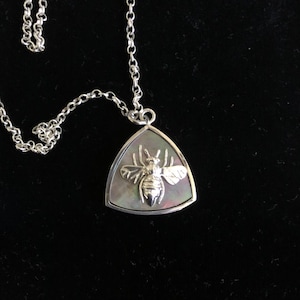 Queen Bee Solid 925 Sterling Silver with Trillion Mother of Pearl shape necklace
