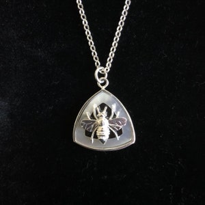 Queen Bee Solid 925 Sterling Silver with Trillion Mother of Pearl and onyx shape necklace