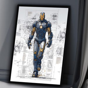 Puede incluir: Obra de arte enmarcada que presenta una ilustraci&oacute;n detallada de Iron Man en una pose caminando. El personaje est&aacute; representado con una armadura azul y dorada, sobre un fondo de planos t&eacute;cnicos. La obra est&aacute; enmarcada en un borde negro.