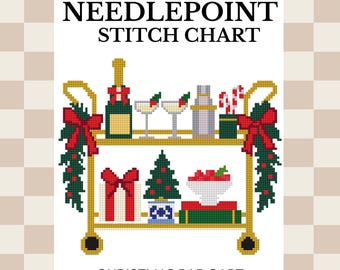 Può includere: Uno schema per needlepoint intitolato NEEDLEPOINT STITCH CHART e CHRISTMAS BAR CART. Il disegno raffigura un carrello bar dorato decorato con ghirlande verdi e fiocchi rossi, con una bottiglia di champagne, due bicchieri e uno shaker.