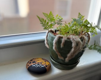 Handgeschilderde zonnebloem-lieveheersbeestjerots: vriendelijkheidscadeau, zonnebloemdecor, tuinkunst, inspirerende rock