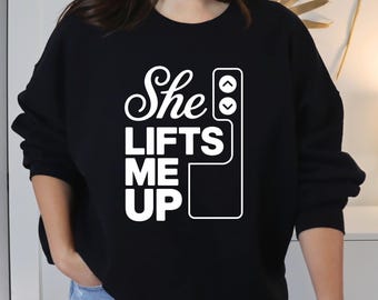 "Elevator Queen Meme Tee - ""Lifts Me Up"" Grafik-Baumwoll-Shirt."