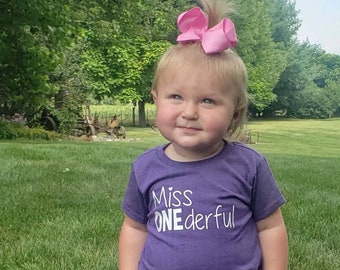 Miss ONEderful - 1-årsdagströja för flicka - med namn på baksidan