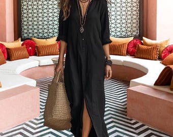 Vestido midi feminino solto em poliéster, gola dobrável, mangas compridas, estilo boho casual.
