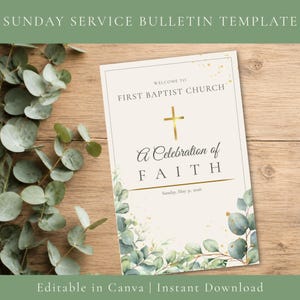 Könnte beinhalten: Eine rechteckige Vorlage für ein Sonntagsgottesdienstblatt mit cremefarbenem Hintergrund, grünen Eukalyptusblättern am unteren Rand, einem goldenen Kreuz und dem Text Welcome to First Baptist Church, A Celebration of Faith, Sunday, May 31, 2026.