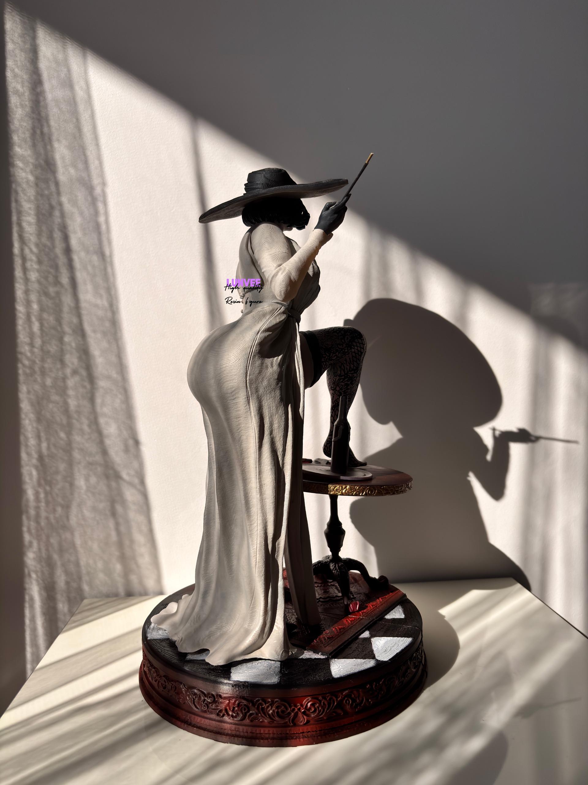 lady dimitrescu figure removable dress Review: Patriot Studio Alcina Dimitrescu 1:12 Scale figure  Xcalibar's  Space