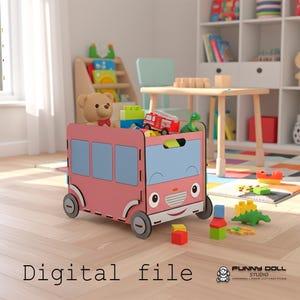 Può includere: Un autobus giocattolo in legno rosa con un volto sorridente, che trasporta vari giocattoli tra cui un orsacchiotto, un camion dei pompieri e mattoncini. Il testo "Digital file" è in basso. L'autobus ha ruote grigie e finestre blu.