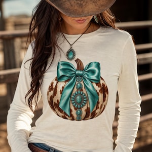 Pompoen met koeprint png, turkoois western herfstpompoensublimatieontwerp, cowgirl-coquettestrik herfstshirt png