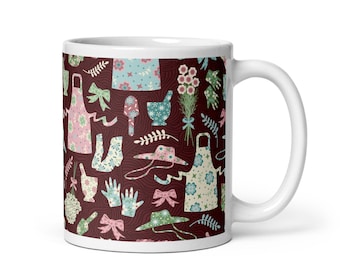 Skandinavische Volkskunst-Tasse von Gatherer’s Wardrobe | Florales Geschenk für den Cottage-Garten