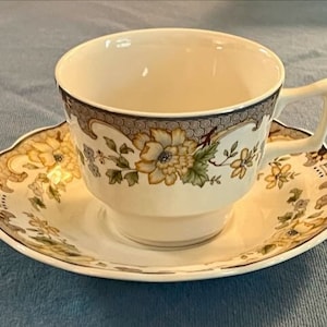 Royal Doulton Temple Garden Cup Saucer The Majestic Collection Total of 12 Sets