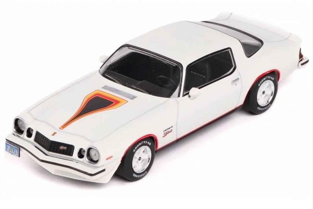 最終値下げ1/43　Chevrolet Camaro Z28 1977 ミニカー 1977 Chevrolet Camaro Z28 Toy Car Replica 1/43 Scale. - Etsy